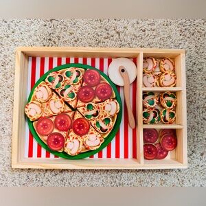 Melissa & Doug Wooden Pizza Play Set with Slicer